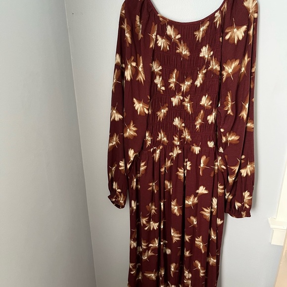 Ava & Viv Red Long Sleeve V-Neck Sundress - Picture 2 of 13